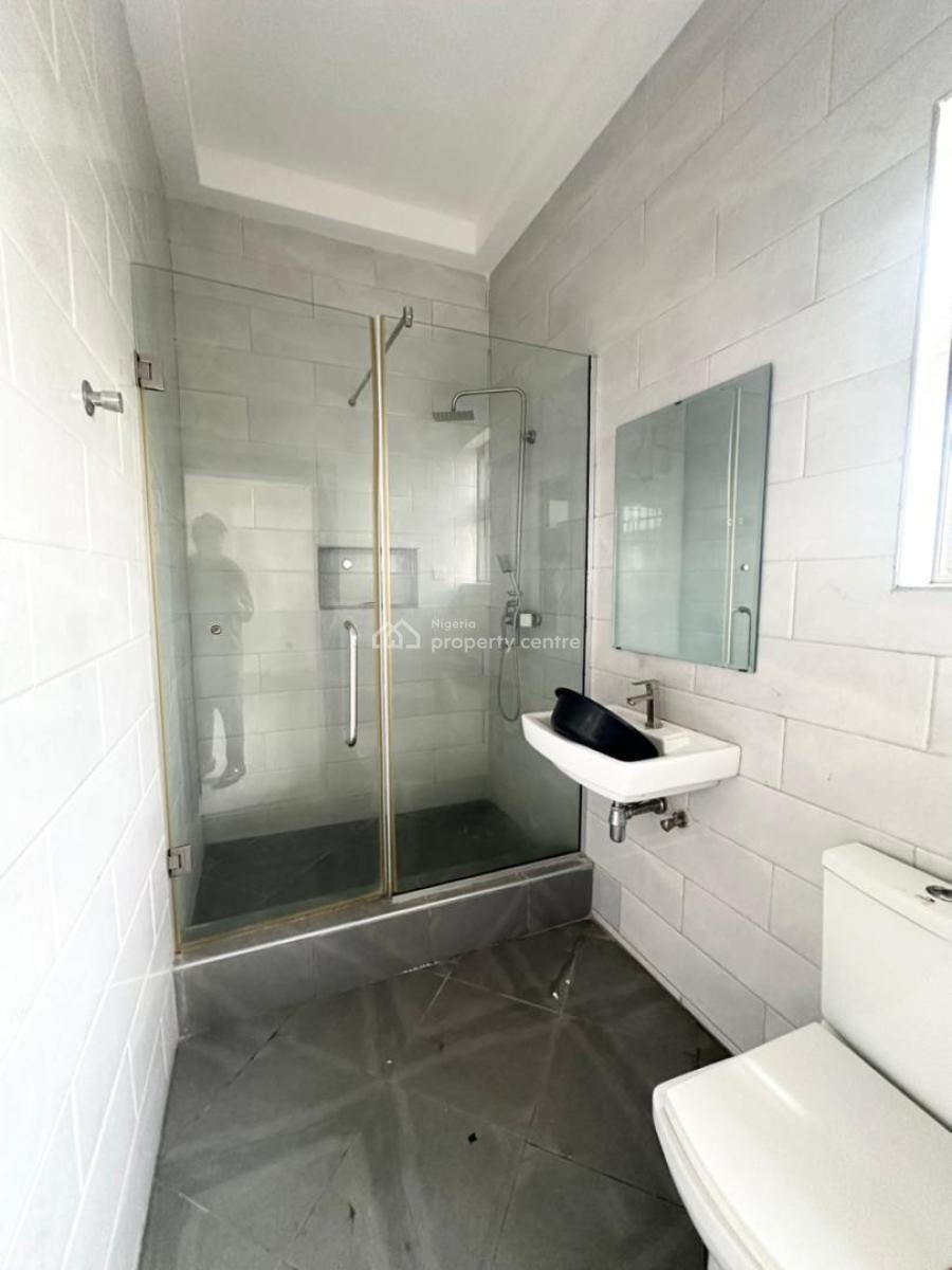 Well Maintained 3 Bedrrom Apartment, Lekki Phase One, Lekki, Lagos, Flat / Apartment for Rent