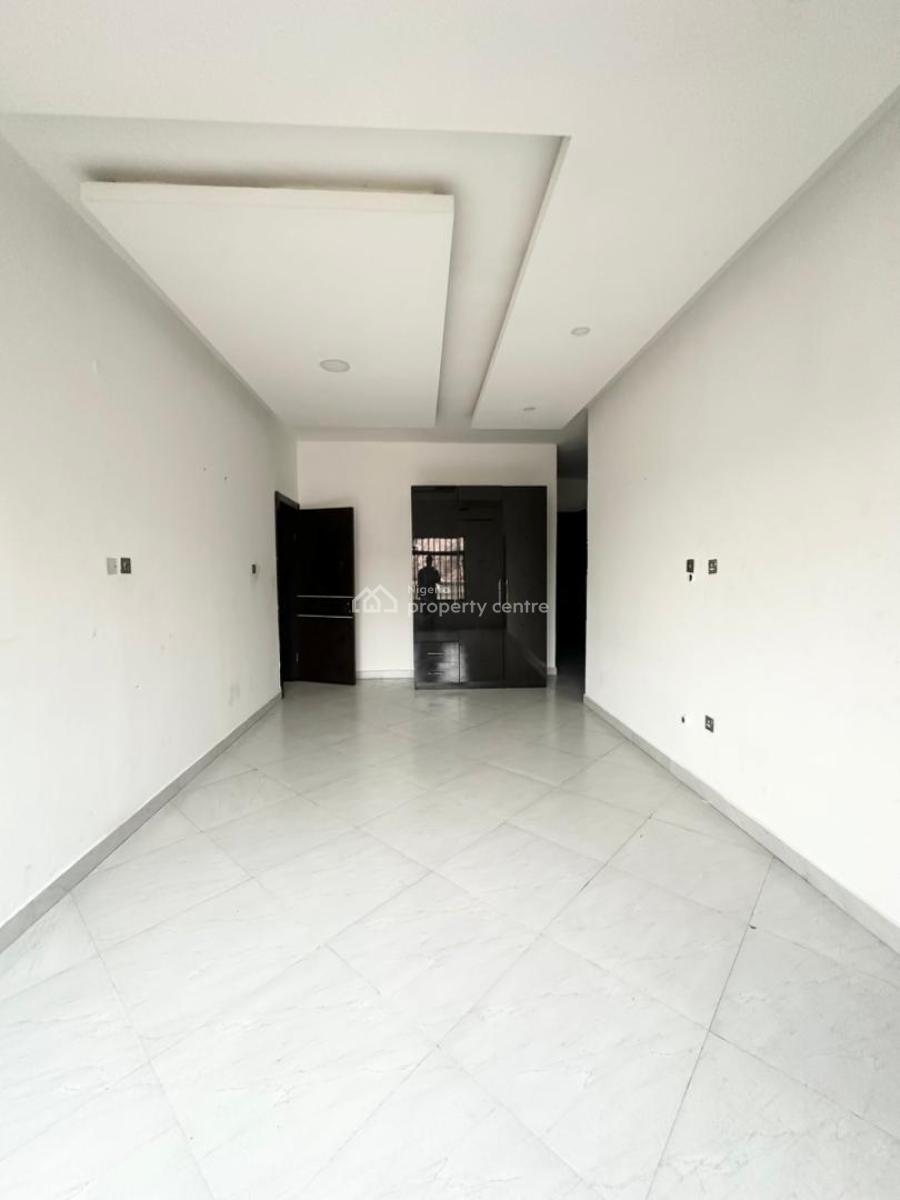 Well Maintained 3 Bedrrom Apartment, Lekki Phase One, Lekki, Lagos, Flat / Apartment for Rent