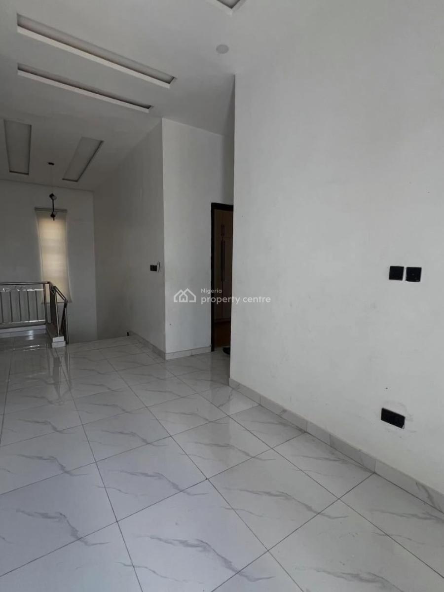 2 Bedroom Apartment, Ologolo, Lekki, Lagos, Flat / Apartment for Rent