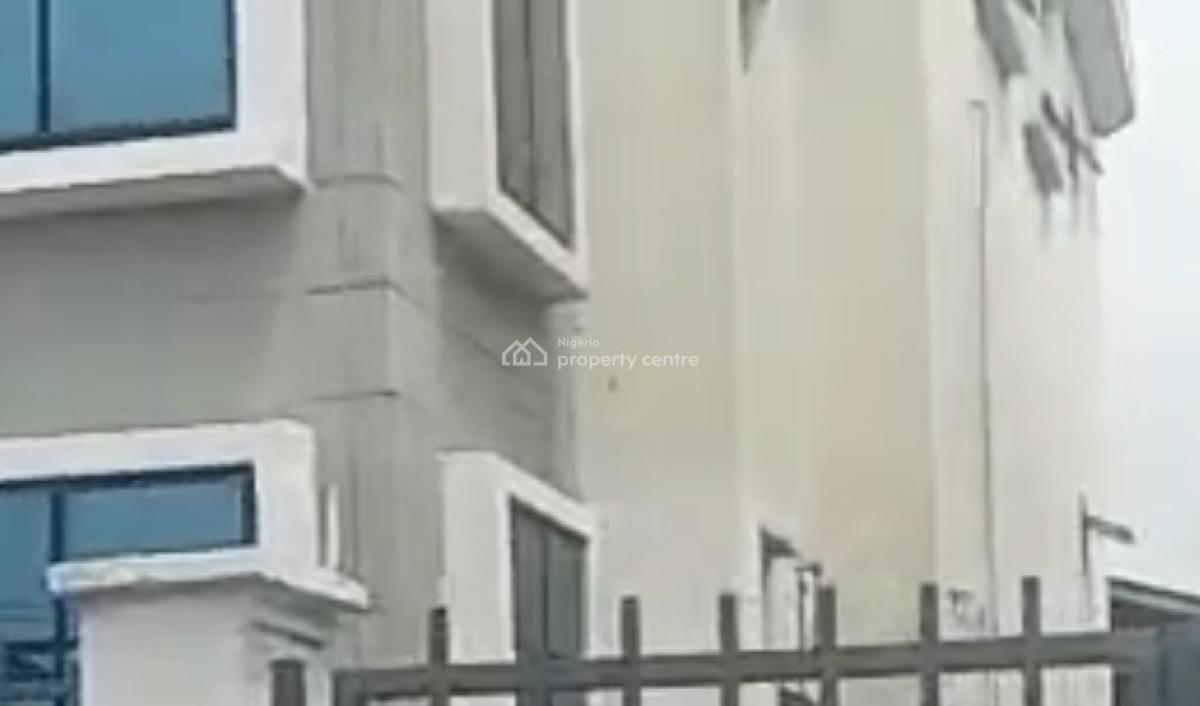 2storey Building Open Floor Office Ok for Commercial on 1000sqm Land, Along Ikorodu Road, Jibowu, Yaba, Lagos, Plaza / Complex / Mall for Sale