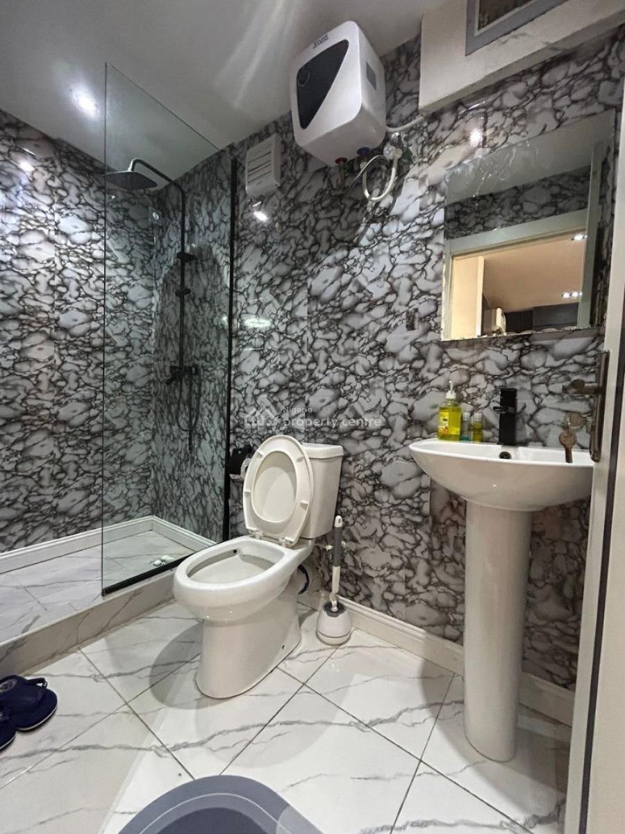 Nicely Furnished One Bed in a Nice Estate, Lekki Phase 1, Lekki, Lagos, Flat / Apartment Short Let