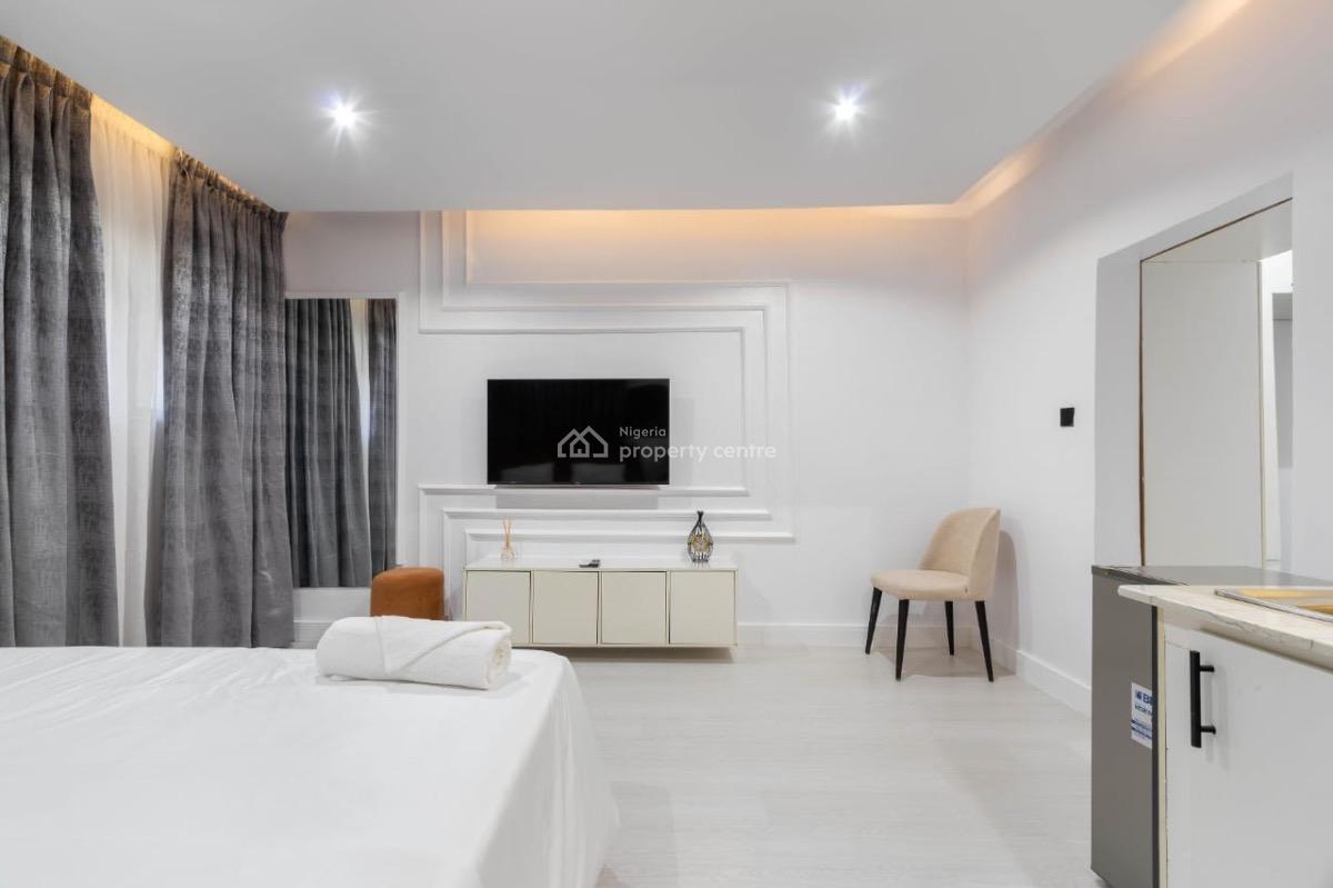 One Bed Studio in a Nice Estate, Lekki Phase 1, Lekki, Lagos, Flat / Apartment Short Let