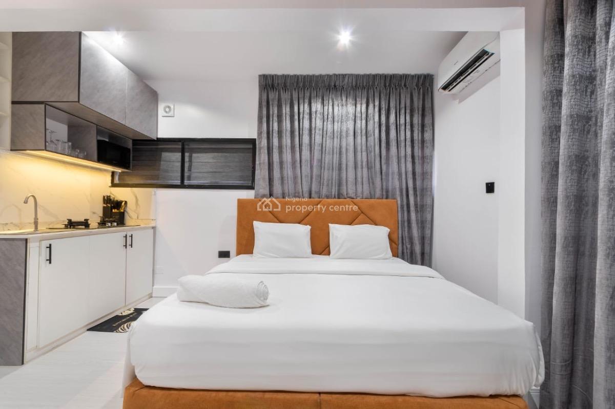 One Bed Studio in a Nice Estate, Lekki Phase 1, Lekki, Lagos, Flat / Apartment Short Let