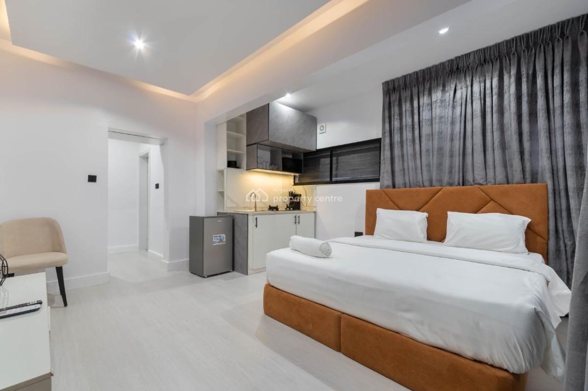 One Bed Studio in a Nice Estate, Lekki Phase 1, Lekki, Lagos, Flat / Apartment Short Let