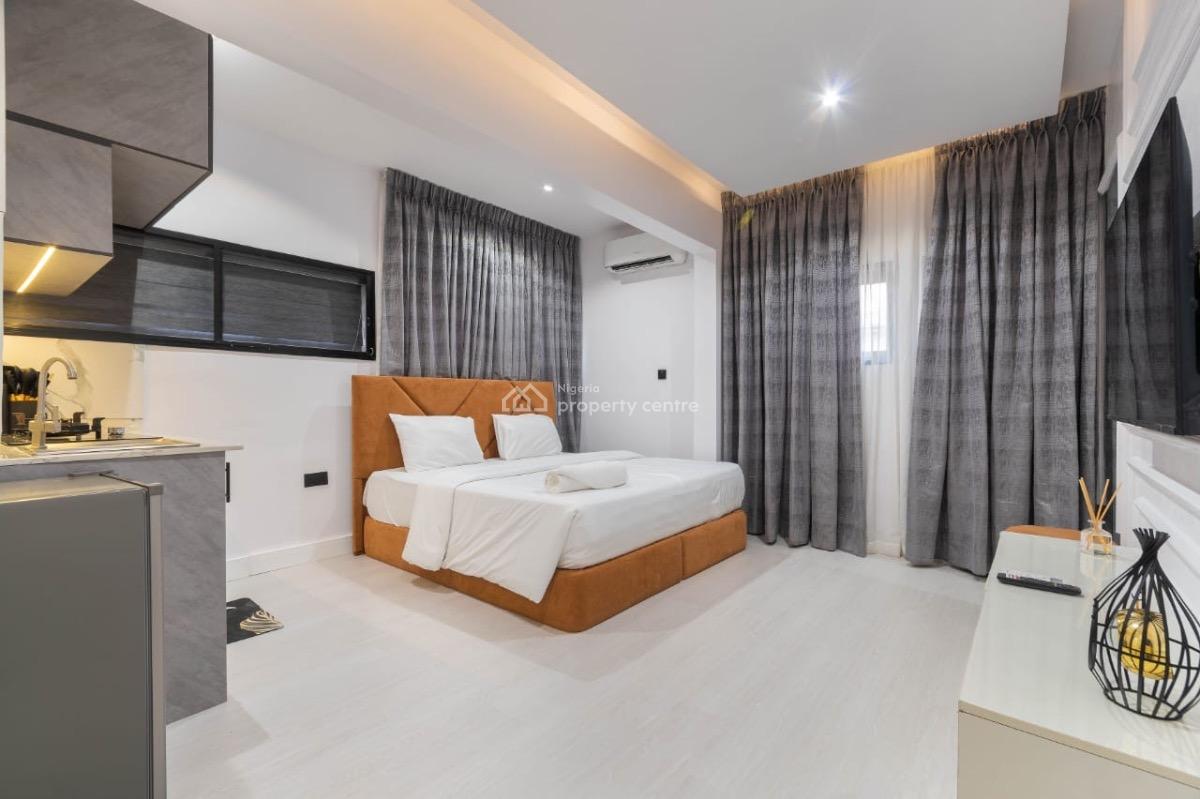 One Bed Studio in a Nice Estate, Lekki Phase 1, Lekki, Lagos, Flat / Apartment Short Let