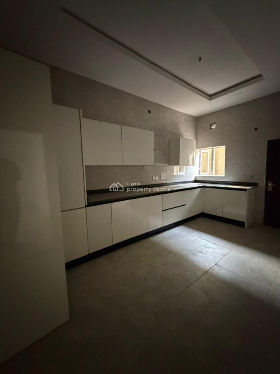 Distress 4 Bedroom Terraced Duplex 1 Room Bq, Stella Maris, Life Camp, Abuja, Terraced Duplex for Sale