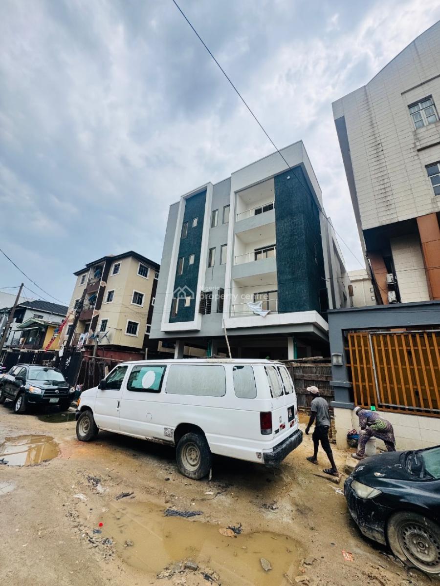 Lovely Built 3 Bedroom Apartment with Bq, Yaba, Lagos, Block of Flats for Sale