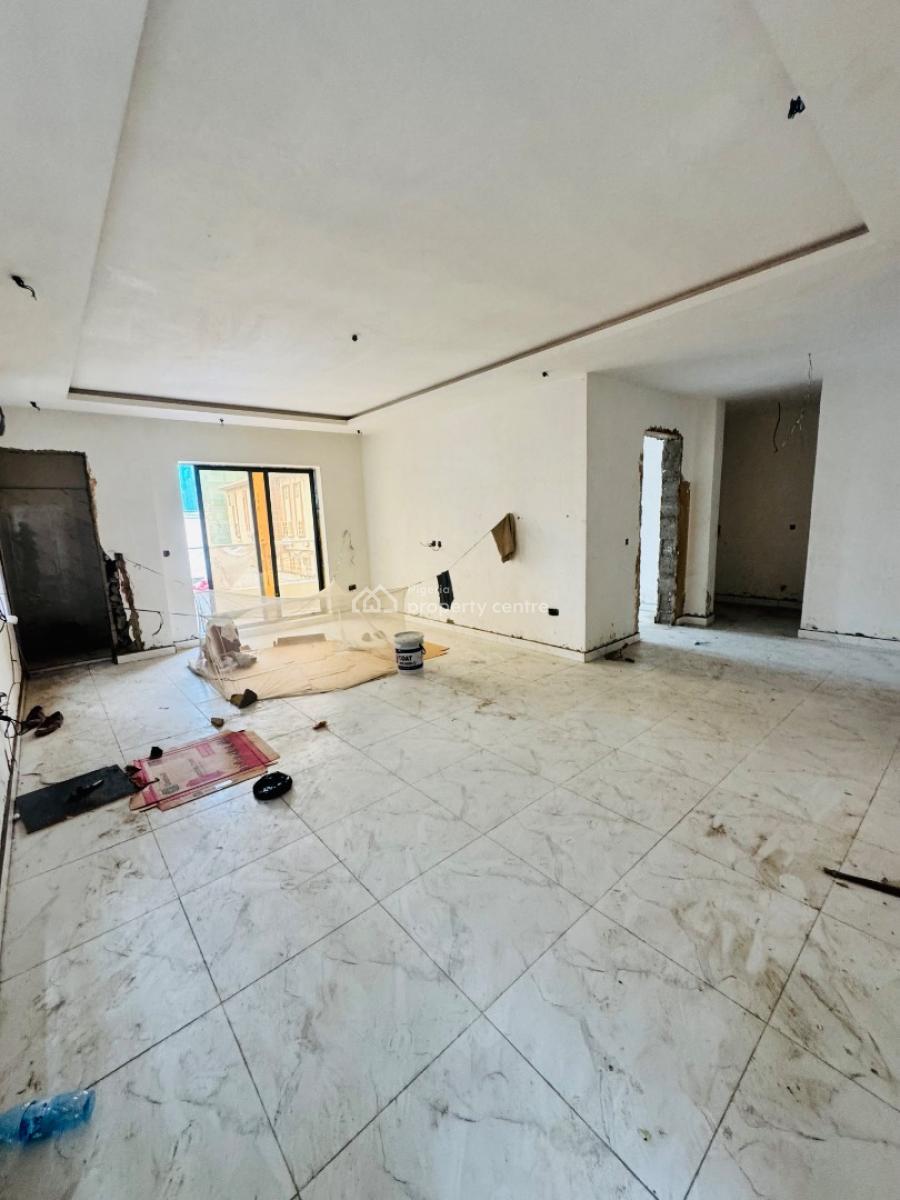 Lovely Built 3 Bedroom Apartment with Bq, Yaba, Lagos, Block of Flats for Sale