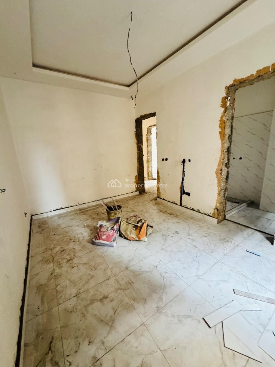 Lovely Built 3 Bedroom Apartment with Bq, Yaba, Lagos, Block of Flats for Sale