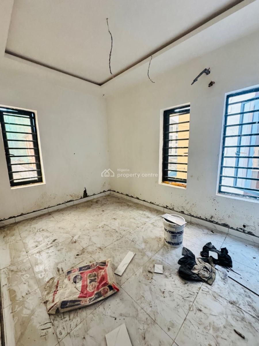 Lovely Built 3 Bedroom Apartment with Bq, Yaba, Lagos, Block of Flats for Sale