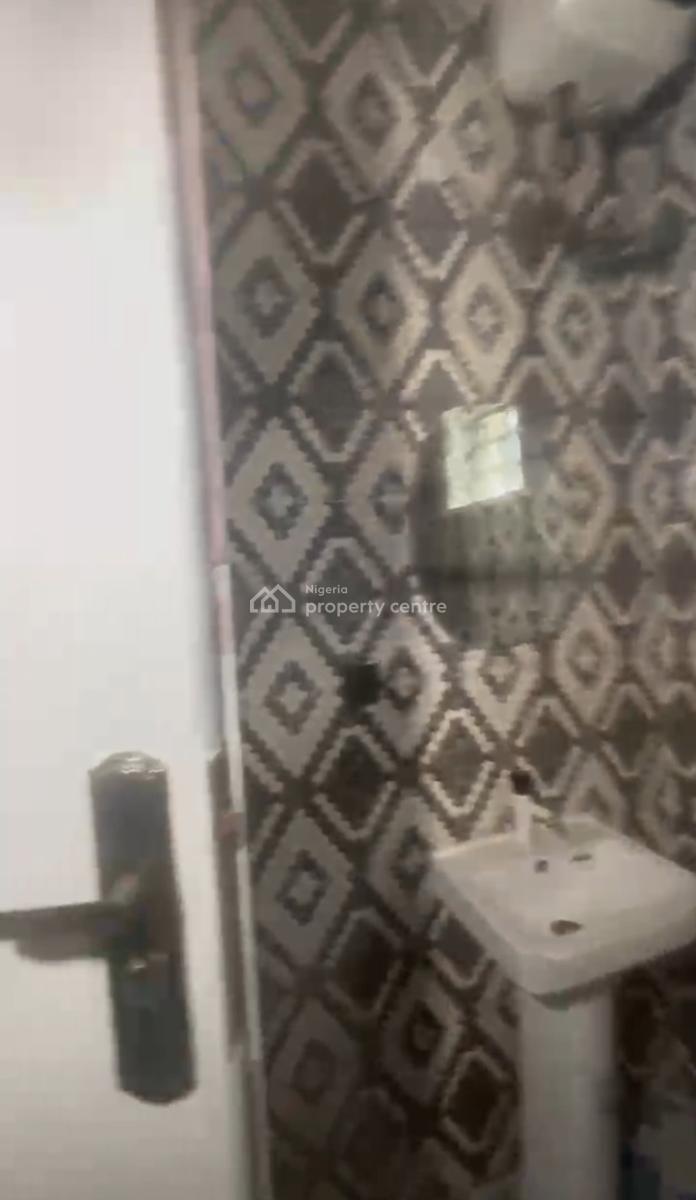 Executive Large Roomself Contain, Alagomeji, Yaba, Lagos, Self Contain (single Rooms) for Rent