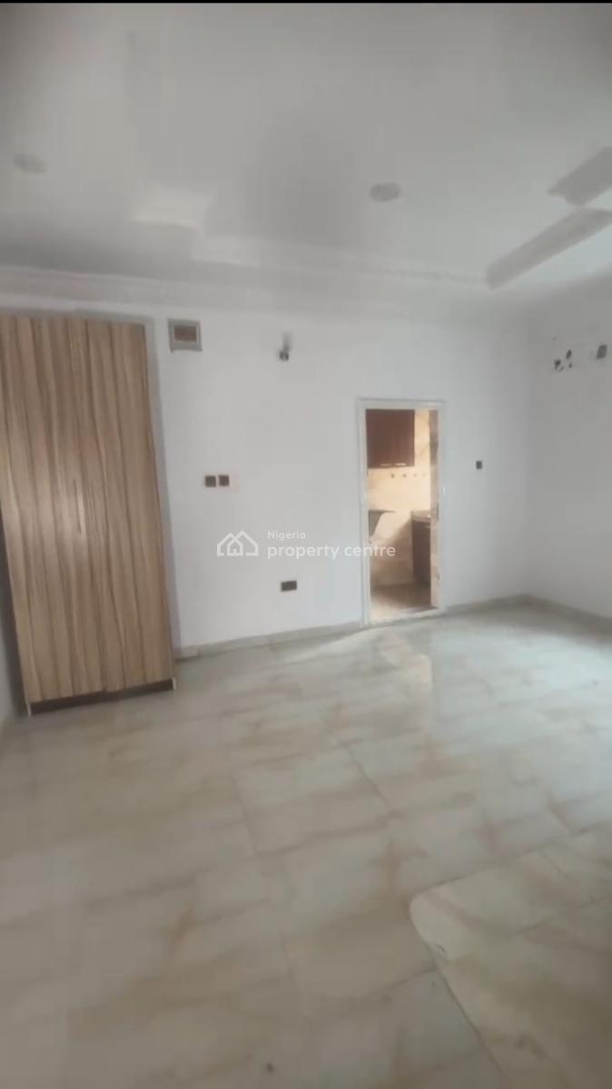 Executive Large Roomself Contain, Alagomeji, Yaba, Lagos, Self Contain (single Rooms) for Rent