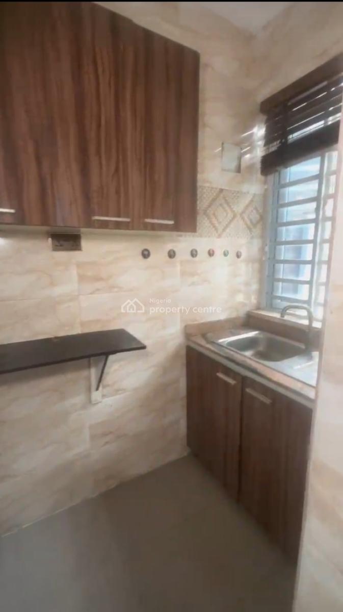 Executive Large Roomself Contain, Alagomeji, Yaba, Lagos, Self Contain (single Rooms) for Rent