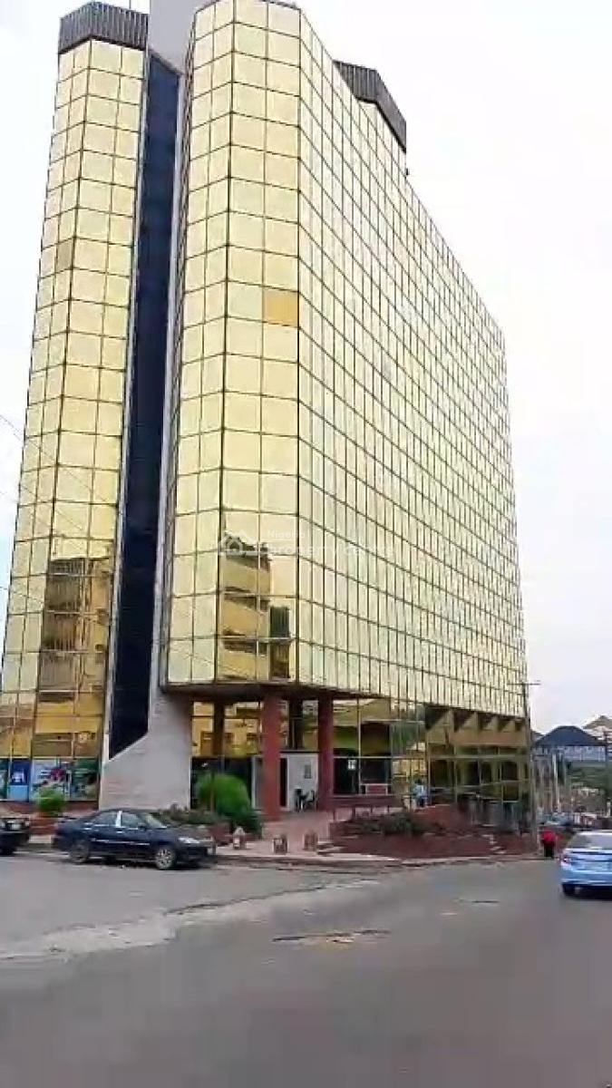 High Rise Building Office Complex, 2 Large Showrooms, Big Restaurant,, Dugbe, Ibadan, Oyo, Plaza / Complex / Mall for Sale