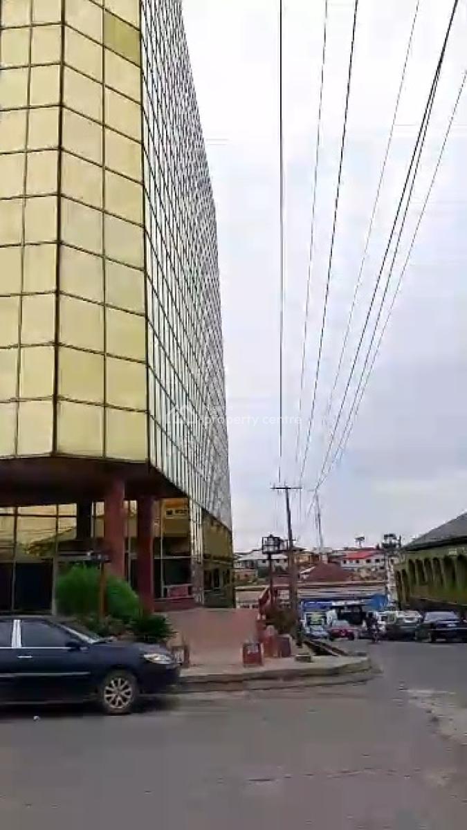 High Rise Building Office Complex, 2 Large Showrooms, Big Restaurant,, Dugbe, Ibadan, Oyo, Plaza / Complex / Mall for Sale