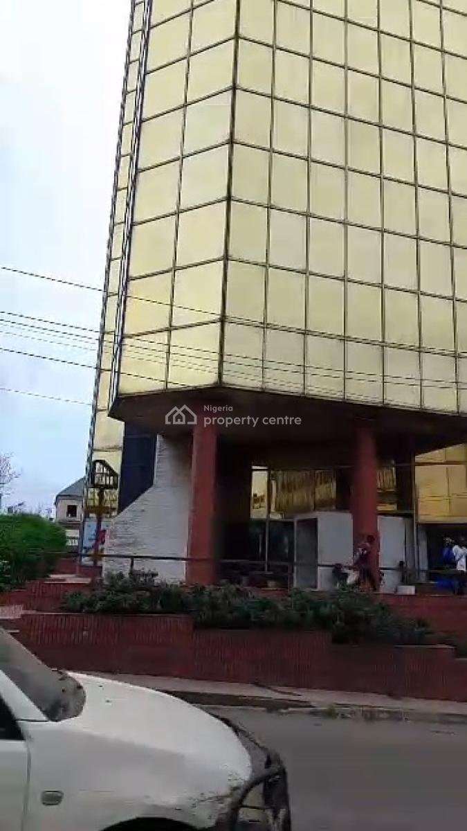 High Rise Building Office Complex, 2 Large Showrooms, Big Restaurant,, Dugbe, Ibadan, Oyo, Plaza / Complex / Mall for Sale