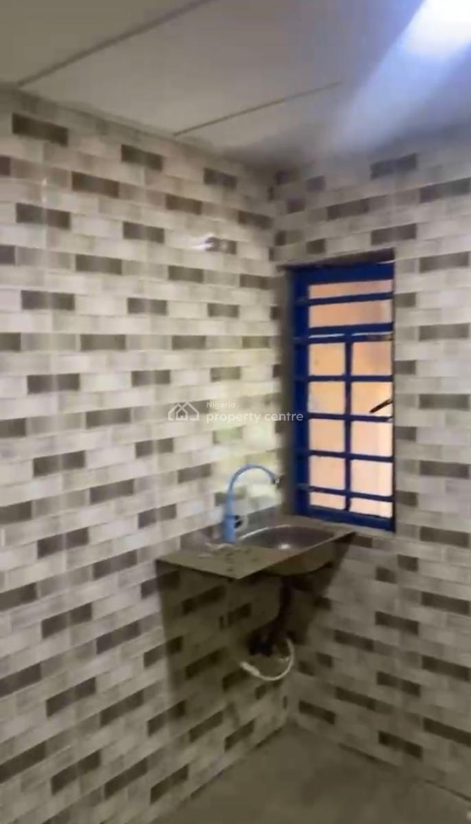 Spacious Miniflat, Oworonshoki, Shomolu, Lagos, Mini Flat (room and Parlour) for Rent