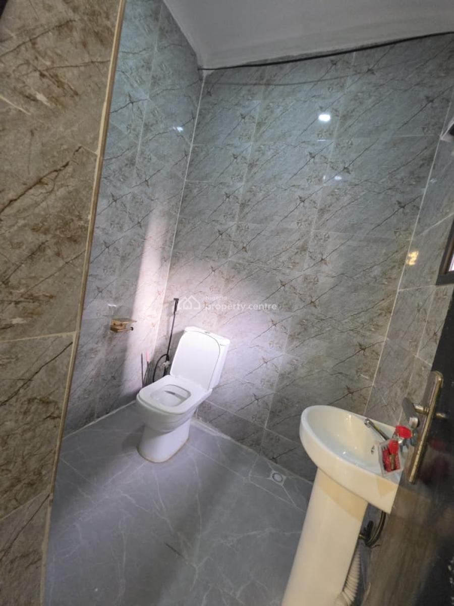 Homely and Cozy 2 Bedroom  Serviced Apartment, Echelon Homes, Beside Dunamis Church, Lugbe District, Abuja, Flat / Apartment Short Let