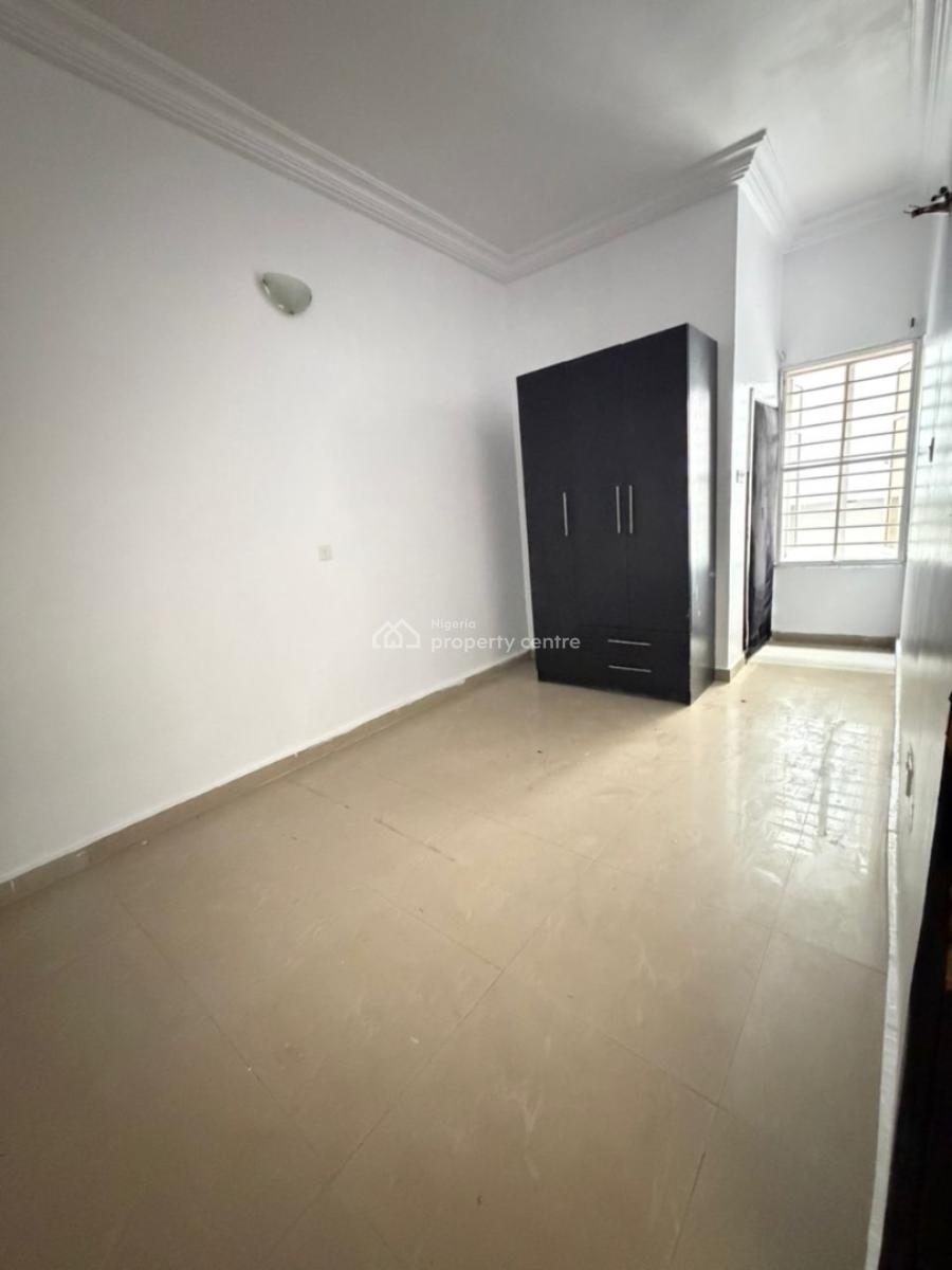 Single Room Upstairs Available, Cluster 1 Lekki County, Lekki, Lagos, Self Contain (single Rooms) for Rent