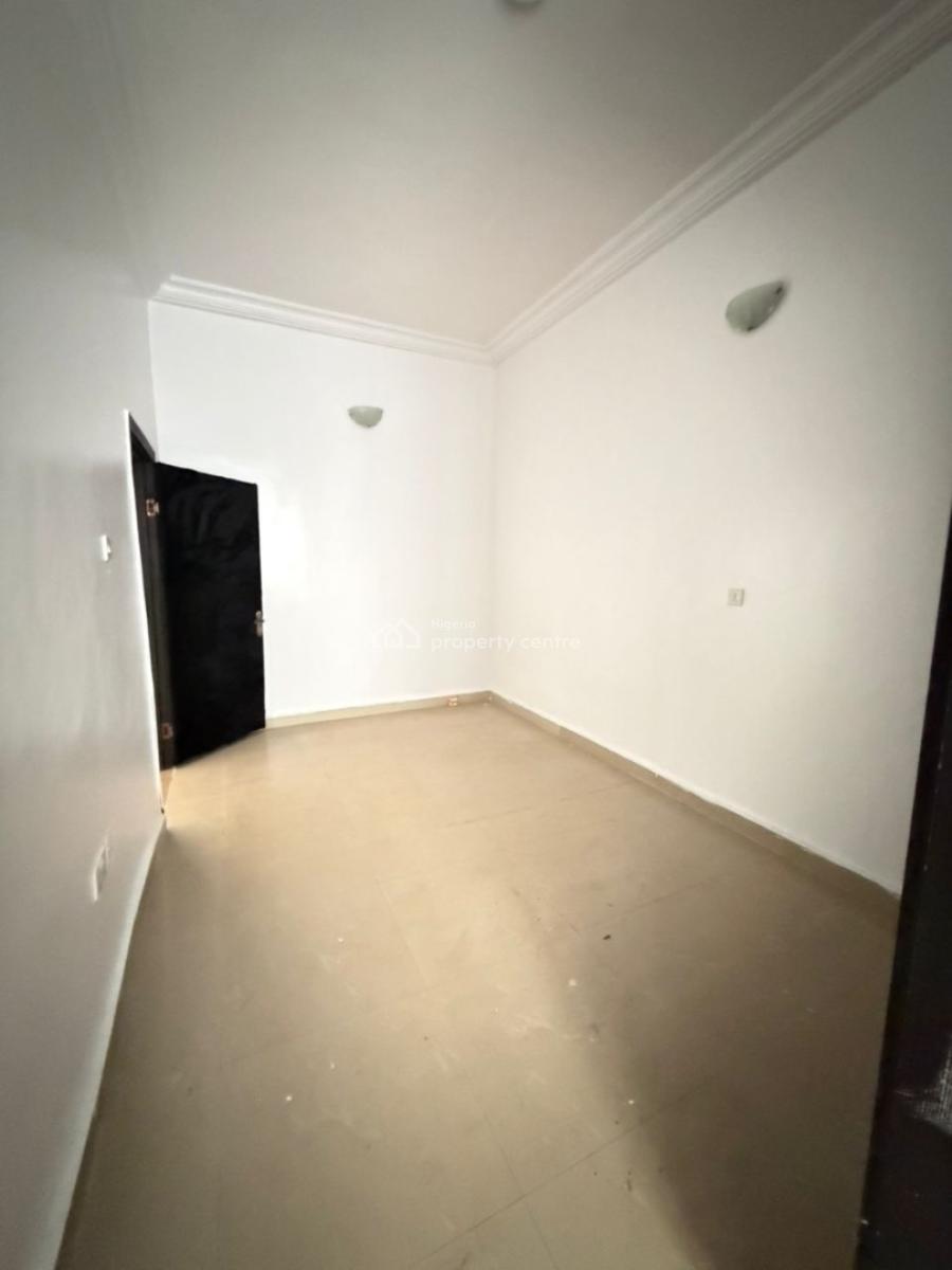 Single Room Upstairs Available, Cluster 1 Lekki County, Lekki, Lagos, Self Contain (single Rooms) for Rent