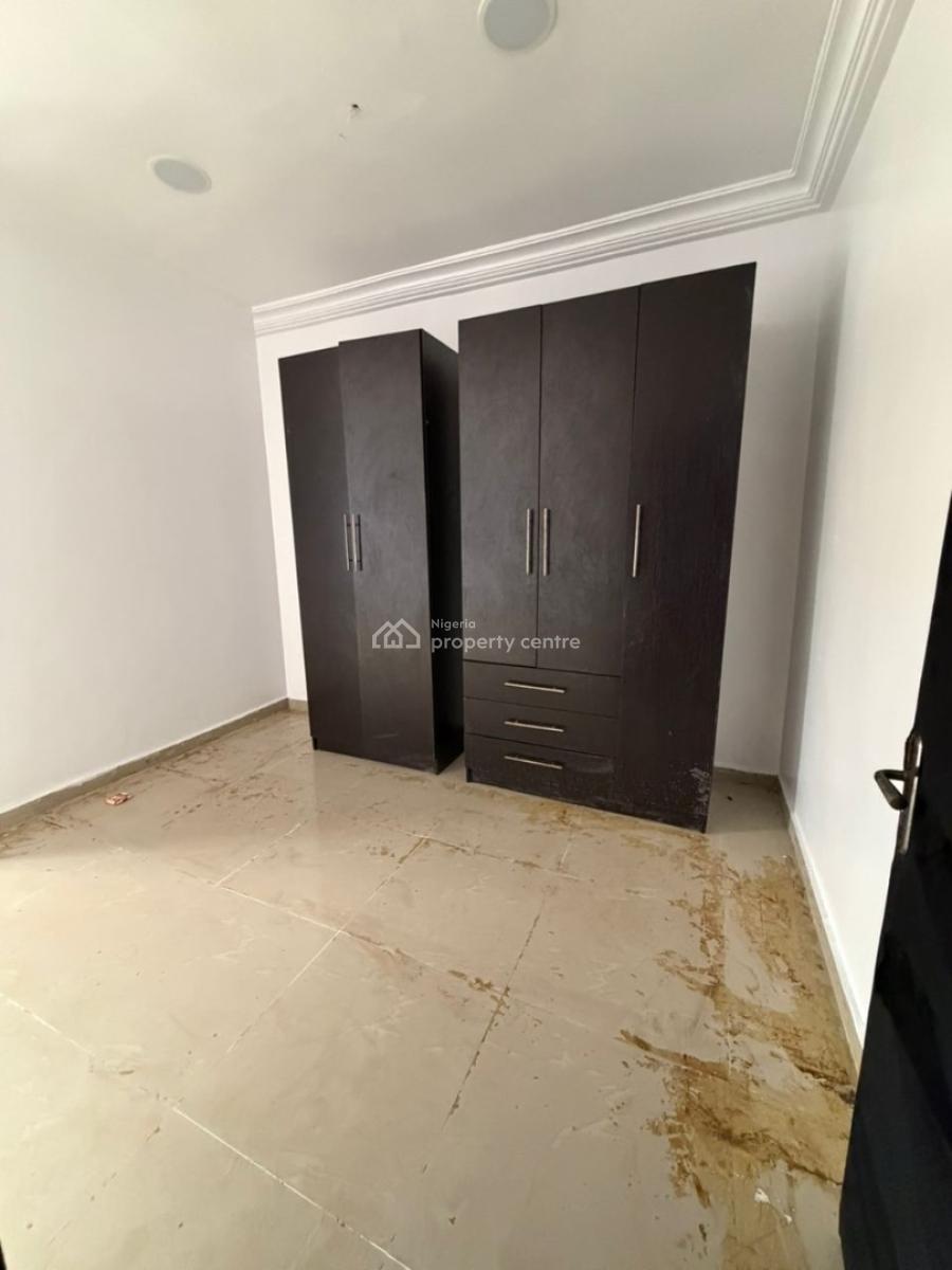Single Room Upstairs Available, Cluster 1 Lekki County, Lekki, Lagos, Self Contain (single Rooms) for Rent