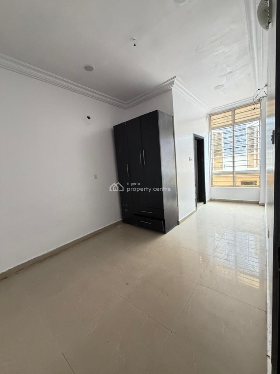 Single Room Upstairs, Cluster 1 Lekki County, Lekki, Lagos, Self Contain (single Rooms) for Rent