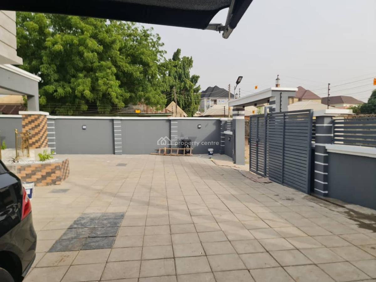 Home Away From Home: Luxury 2 Bedroom Serviced Apartment, Airport Road, Lugbe, Kiami, Lugbe District, Abuja, Flat / Apartment Short Let