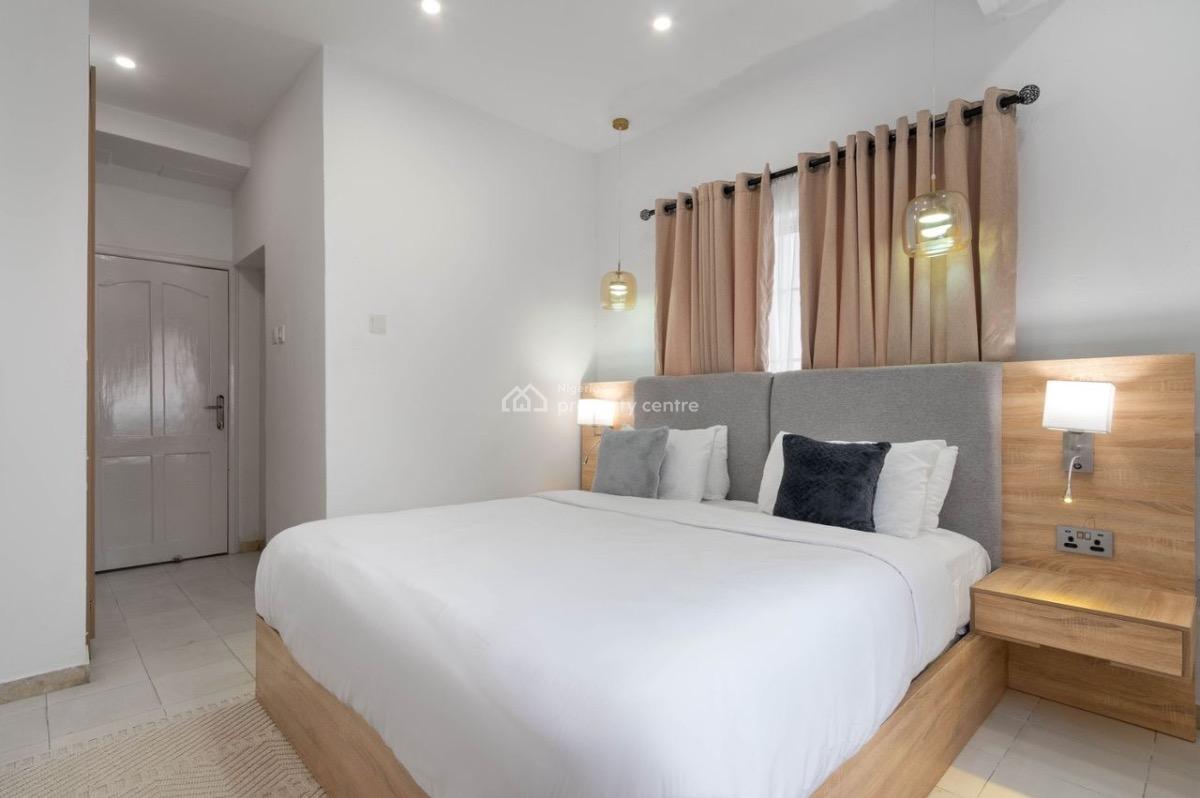 Scenic 4-bedroom Waterfront Apartment with Bq, Lekki Phase 1, Lekki, Lagos, Flat / Apartment for Rent