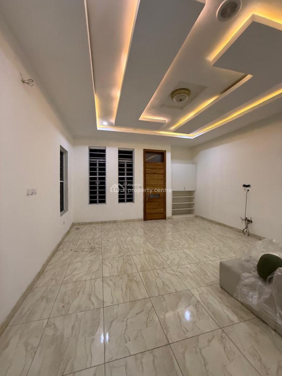 Spacious Master Bedroom, Oral Extension Lekki, Ikota, Lekki, Lagos, Flat / Apartment for Rent