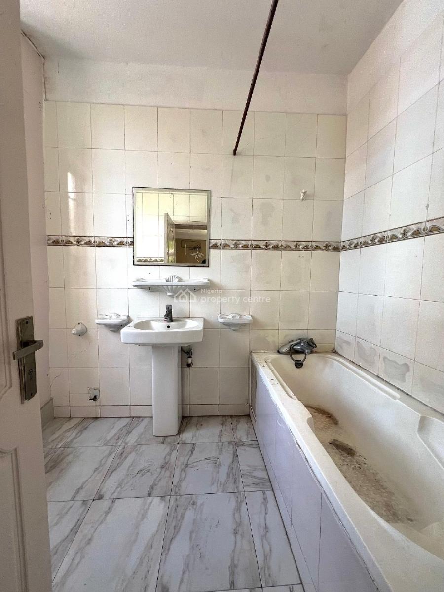 Waterfront 3-bedroom Apartment with Bq & Swimming Pool, Lekki Phase 1, Lekki, Lagos, Flat / Apartment for Rent
