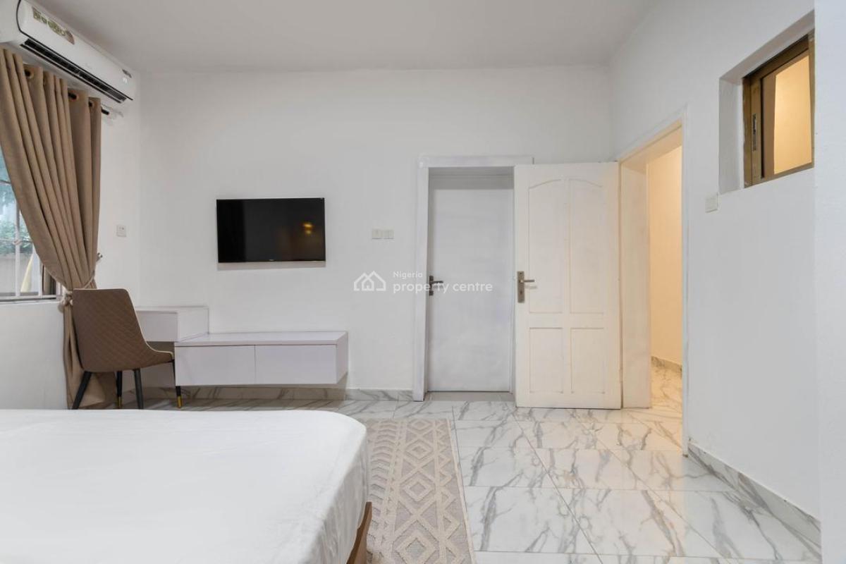 Beautifully Furnished 3-bedroom Apartment + Bq, Pool, Gym, Wi-fi, Lekki Phase 1, Lekki, Lagos, Flat / Apartment for Rent