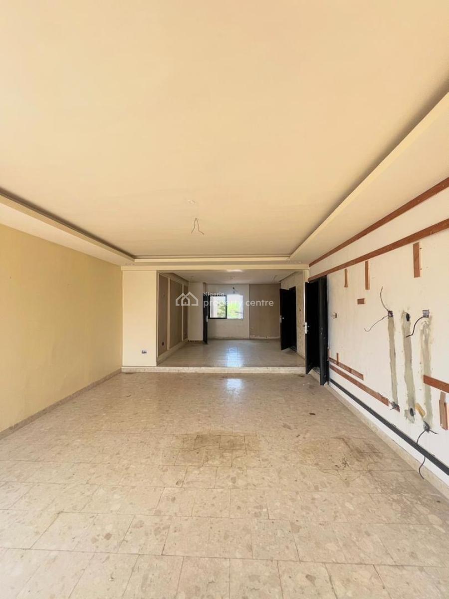 Waterfront 2-bedroom Penthouse with Bq & Swimming Pool, Lekki Phase 1, Lekki, Lagos, Flat / Apartment for Rent