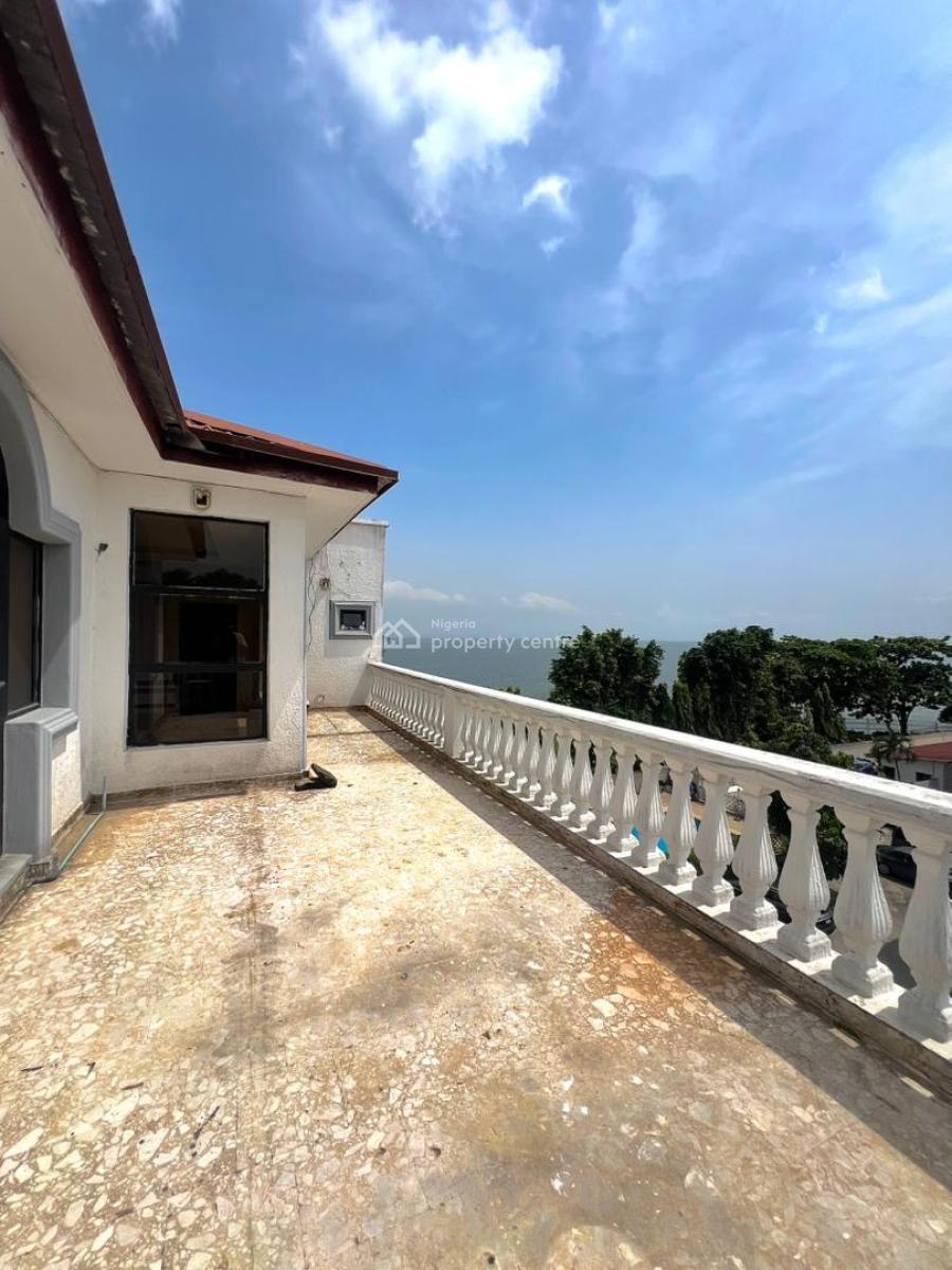 Waterfront 2-bedroom Penthouse with Bq & Swimming Pool, Lekki Phase 1, Lekki, Lagos, Flat / Apartment for Rent