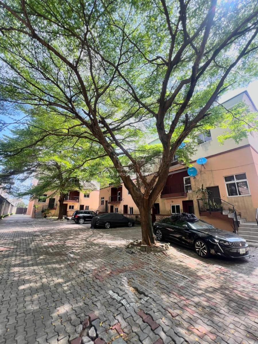 2-bedroom Apartment with Gym & Swimming Pool, Lekki Phase 1, Lekki, Lagos, Flat / Apartment for Rent