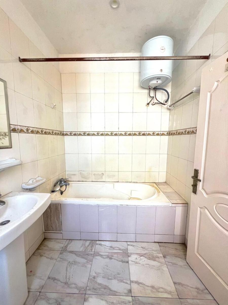 Spacious Waterfront 3-bedroom Apartment with Bq, Pool, Gym, Lekki Phase 1, Lekki, Lagos, Flat / Apartment for Rent