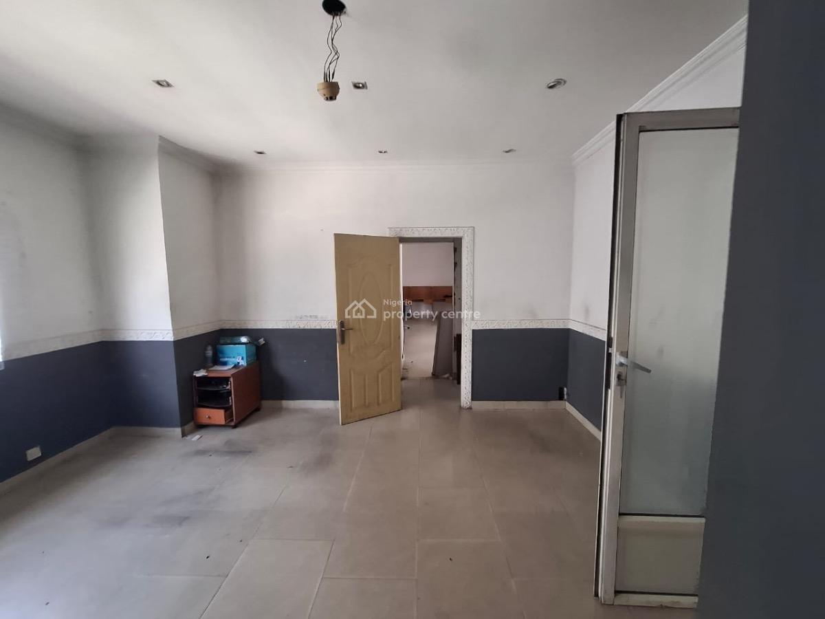 Beautiful Service 56sqm Shop Space (top Floor) Available, Victoria Island (vi), Lagos, Plaza / Complex / Mall for Rent