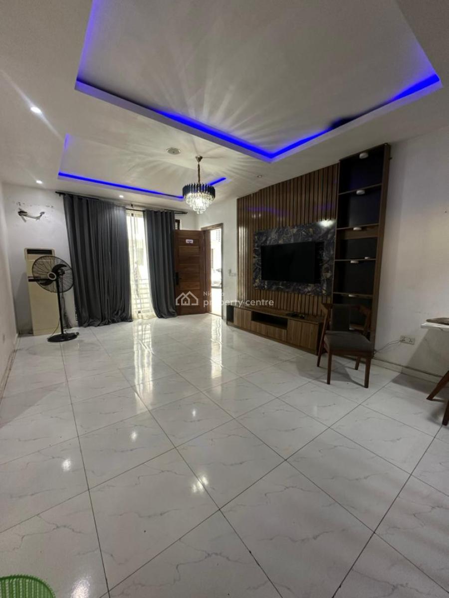 Well Maintained 2 Bedroom Apartment, Chevron Toll Gate, Lekki Phase 2, Lekki, Lagos, Flat / Apartment for Rent