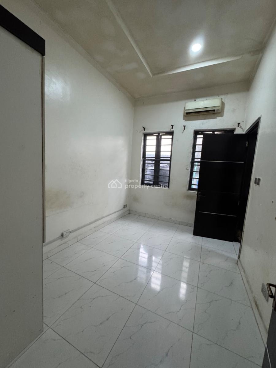 Self Contain, Chevy View Estate, Lekki Expressway, Lekki, Lagos, Self Contain (single Rooms) for Rent