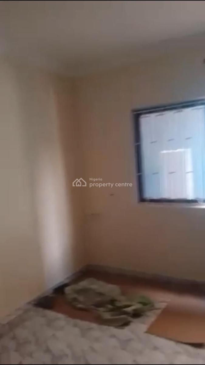Lovely 3 Bedroom Flat, Off Lawanson Road, Surulere, Lagos, Flat / Apartment for Rent