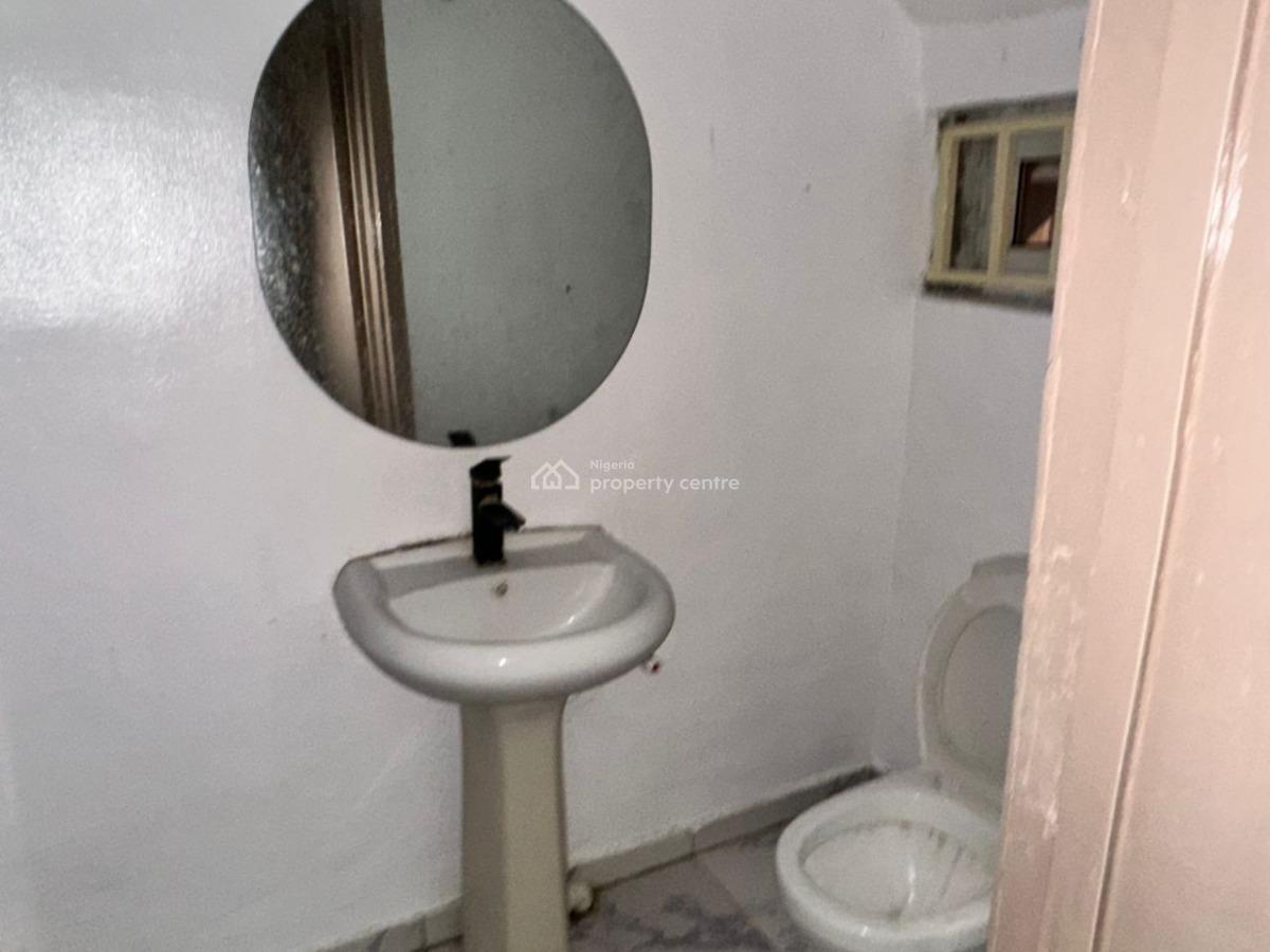 Spacious Self Serviced 3 Bedroom Flat, Off Admiralty Way, Lekki Phase 1, Lekki, Lagos, Flat / Apartment for Rent