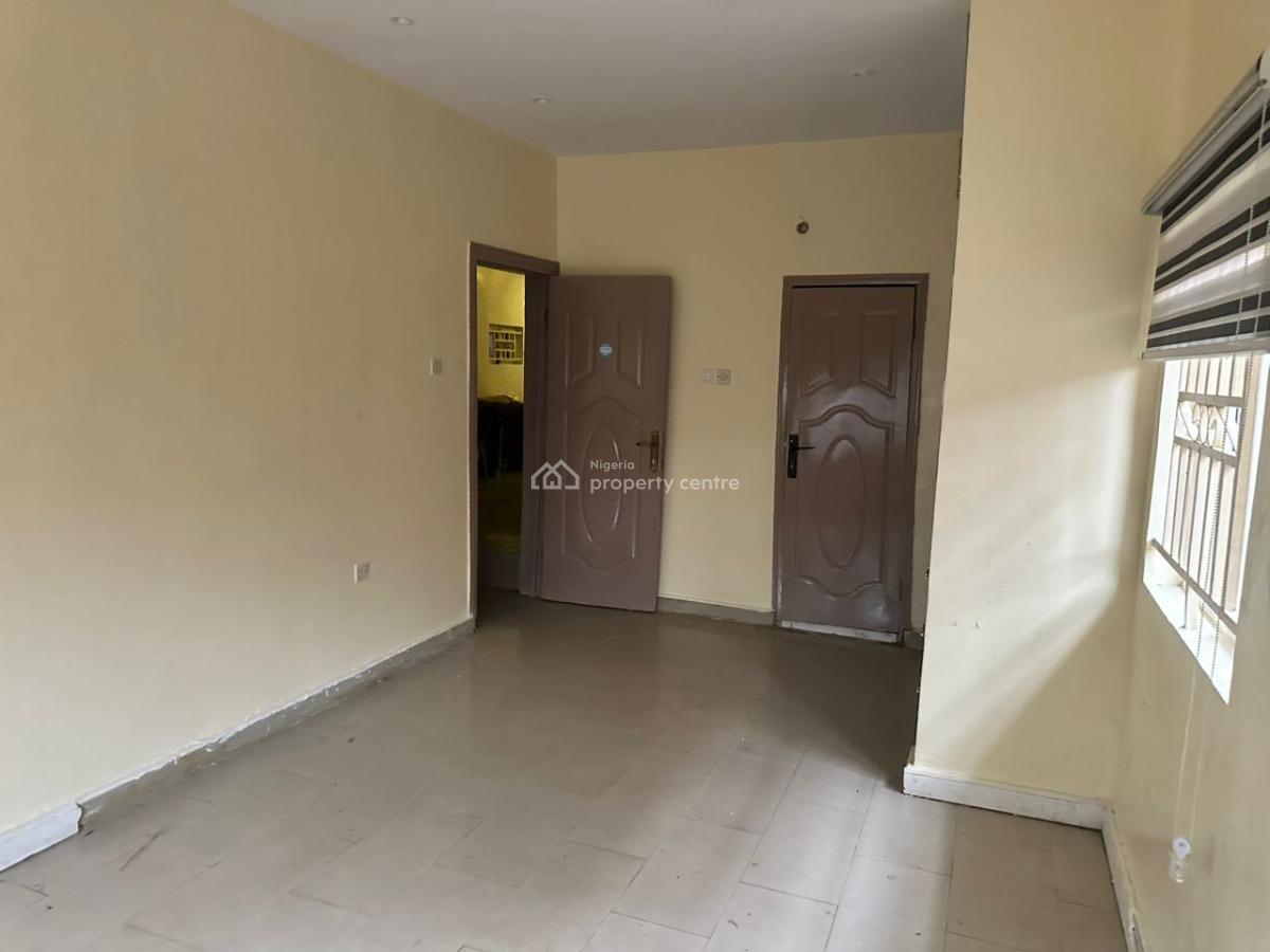 Spacious Self Serviced 3 Bedroom Flat, Off Admiralty Way, Lekki Phase 1, Lekki, Lagos, Flat / Apartment for Rent