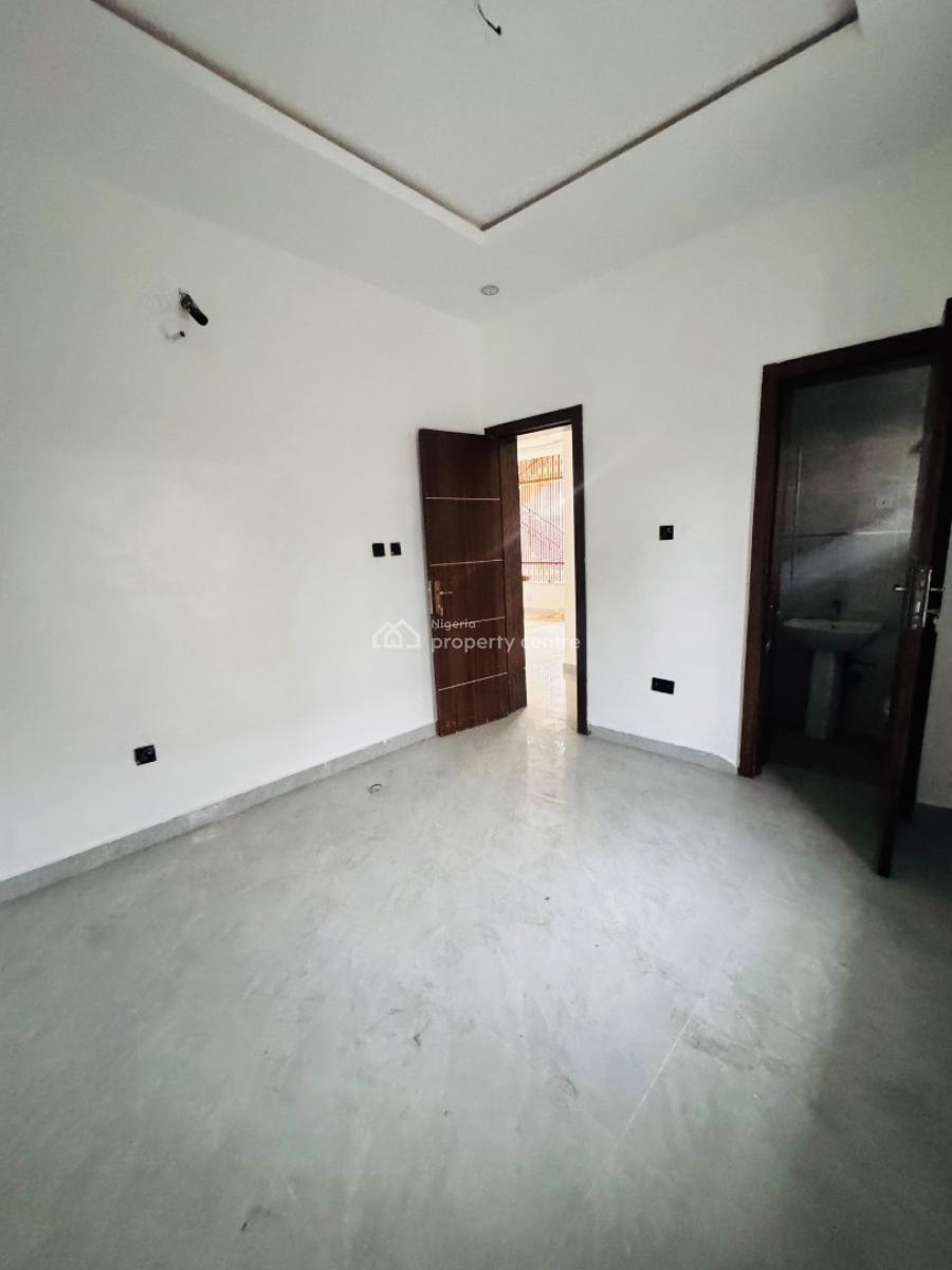 Affordable 2 Bedroom Apartment in a Beautiful Neighborhood, Surulere, Lagos, Flat / Apartment for Sale