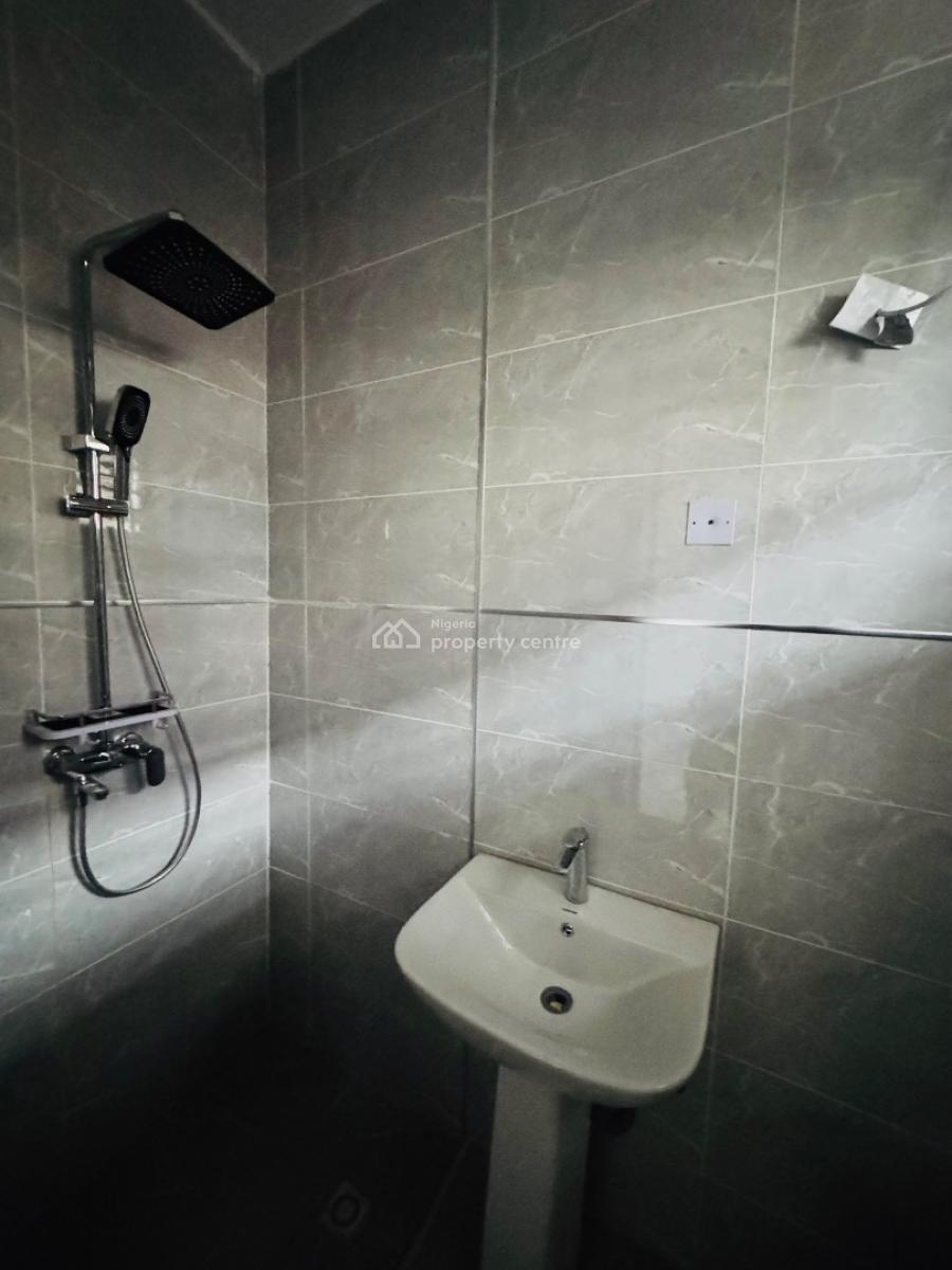 Affordable 2 Bedroom Apartment in a Beautiful Neighborhood, Surulere, Lagos, Flat / Apartment for Sale