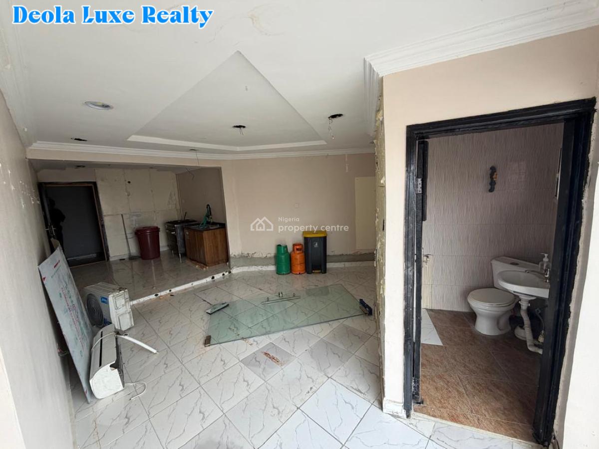 Spacious Commercial Space Directly Facing a High-traffic Road, Fola Osibo, Lekki Phase 1, Lekki, Lagos, Shop for Rent