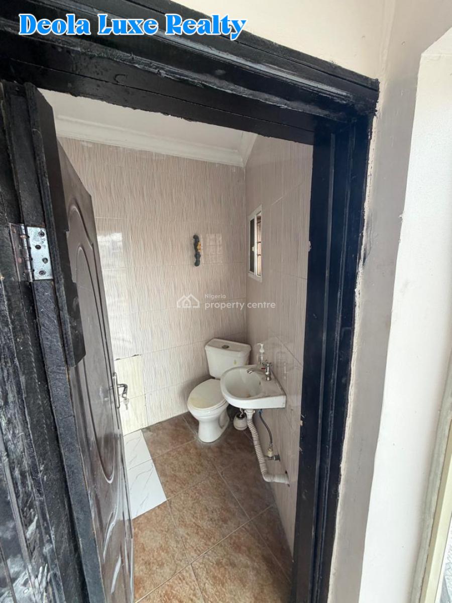 Spacious Commercial Space Directly Facing a High-traffic Road, Fola Osibo, Lekki Phase 1, Lekki, Lagos, Shop for Rent