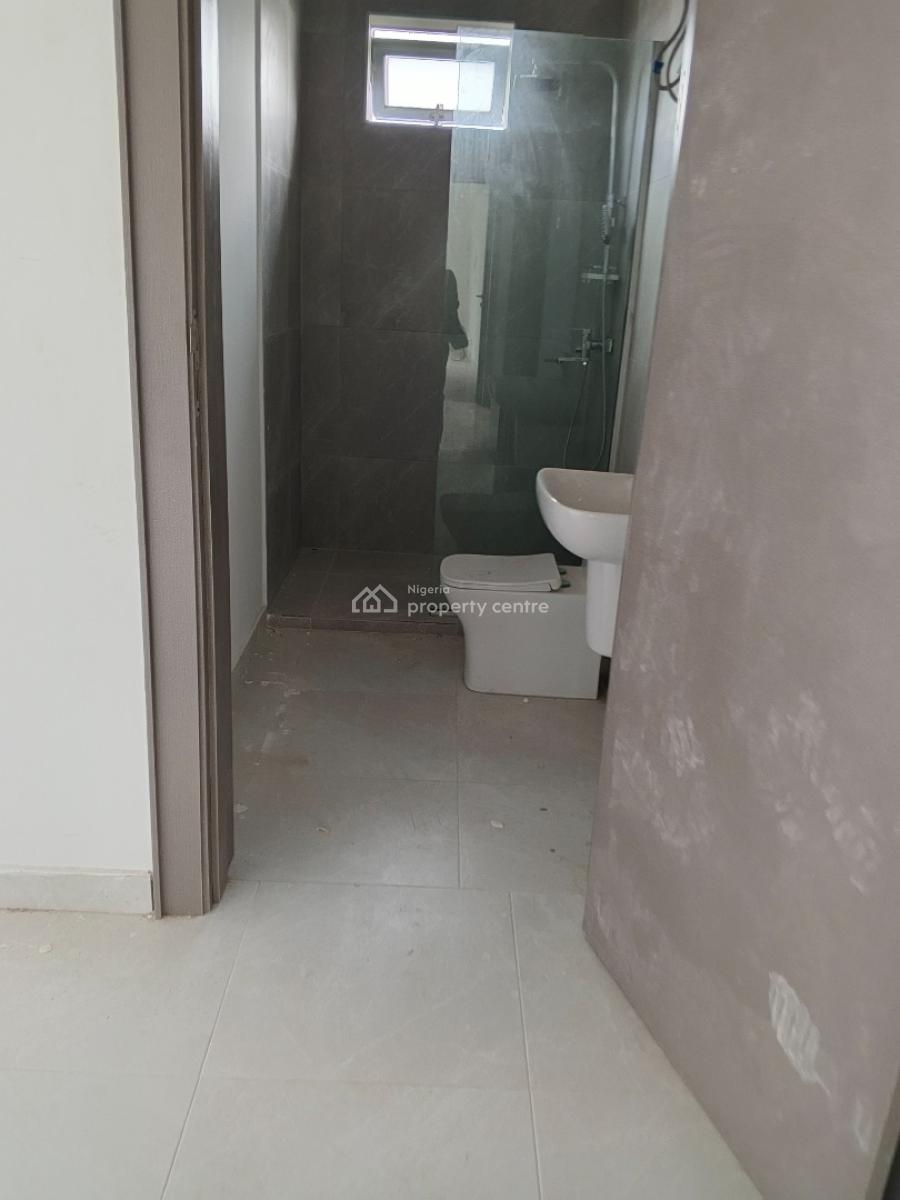 Extremely Spacious and Nicely Finished 3 Bedroom Apartment, Admiralty, Lekki Phase 1, Lekki, Lagos, Flat / Apartment for Rent