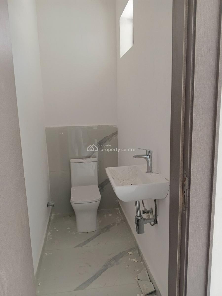 Extremely Spacious and Nicely Finished 3 Bedroom Apartment, Admiralty, Lekki Phase 1, Lekki, Lagos, Flat / Apartment for Rent
