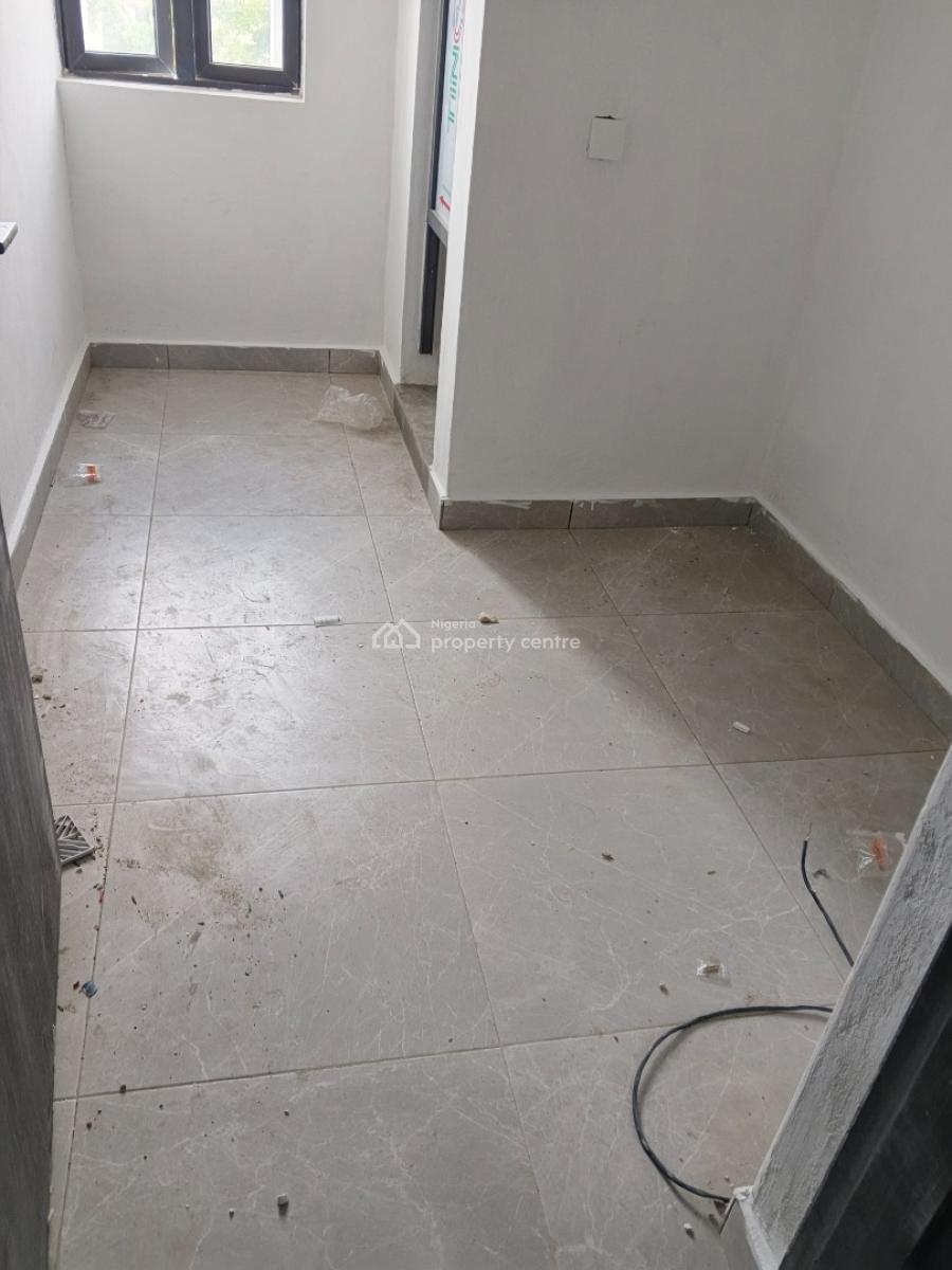 Extremely Spacious and Nicely Finished 3 Bedroom Apartment, Admiralty, Lekki Phase 1, Lekki, Lagos, Flat / Apartment for Rent