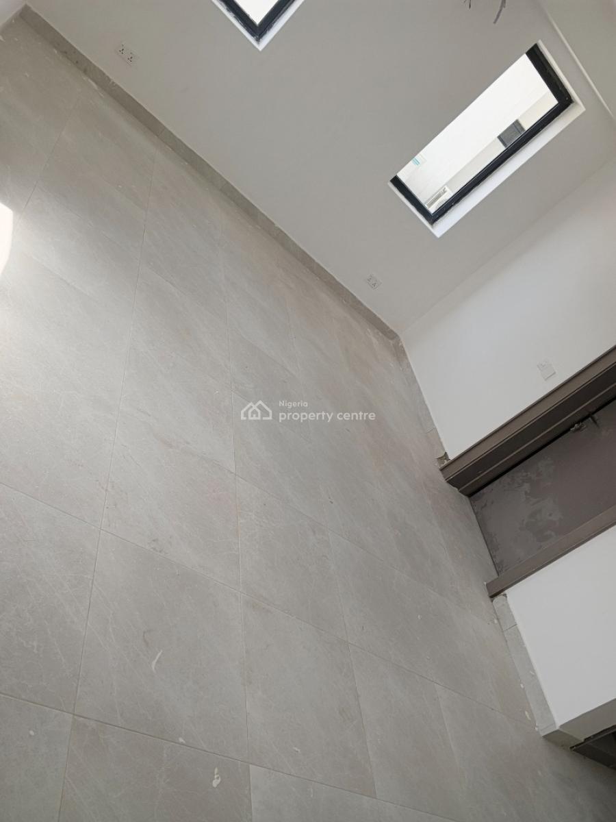 Extremely Spacious and Nicely Finished 3 Bedroom Apartment, Admiralty, Lekki Phase 1, Lekki, Lagos, Flat / Apartment for Rent