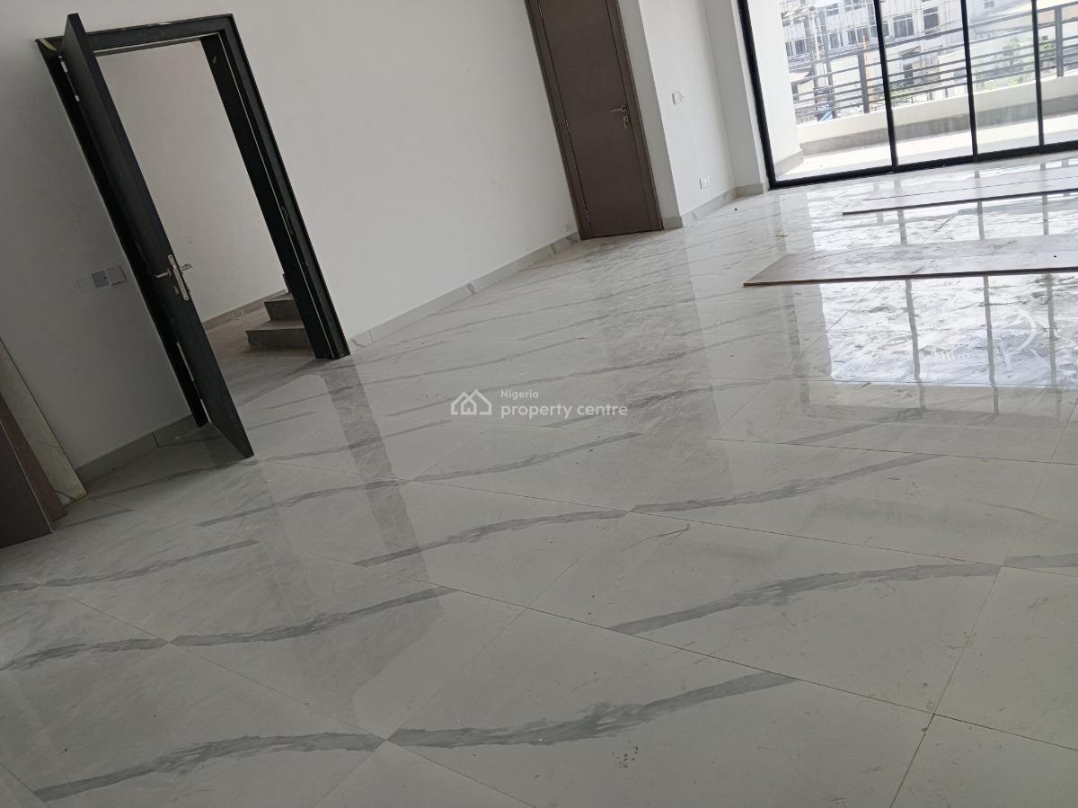 Extremely Spacious and Nicely Finished 3 Bedroom Apartment, Admiralty, Lekki Phase 1, Lekki, Lagos, Flat / Apartment for Rent
